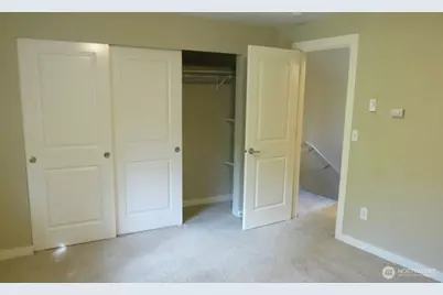 412 Center Road #D5, Everett, WA 98204 - Photo 8