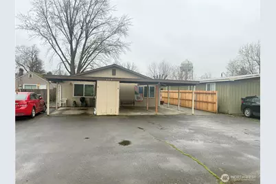 404 SE 3rd Street, College Place, WA 99324 - Photo 1