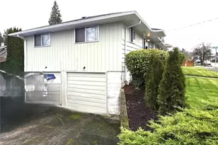 815 S Alder St, Tacoma, WA 98405 - Photo 2