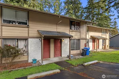 800 SW Harrier Circle #4, Oak Harbor, WA 98277 - Photo 1