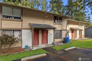 800 SW Harrier Cir, Oak Harbor, WA 98277 - Photo 1