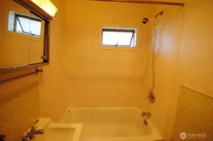 1726 Dexter Ave N, Seattle, WA 98109 - Photo 10