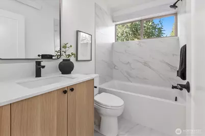 12044 Hiram Place NE #C, Seattle, WA 98125 - Photo 18