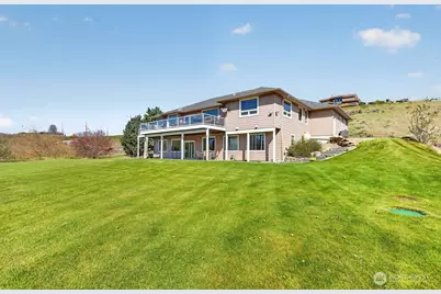 2350 10th Street NE, East Wenatchee, WA 98802 - Photo 2