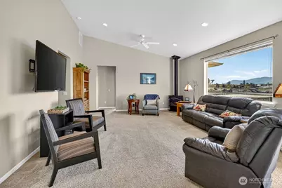 2350 10th Street NE, East Wenatchee, WA 98802 - Photo 10