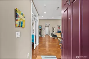 14317 Knoll Park Dr E, Bonney Lake, WA 98391 - Photo 2