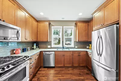 14317 Knoll Park Drive E, Bonney Lake, WA 98391 - Photo 6