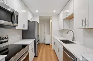 831 126th Pl NE, Bellevue, WA 98005 - Photo 8