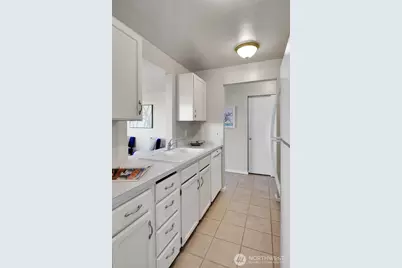 3413 Gilman Avenue W #201, Seattle, WA 98199 - Photo 8