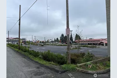 1216 N Broadway, Everett, WA 98201 - Photo 2