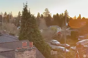 9818 61st Ave S, Seattle, WA 98118 - Photo 4