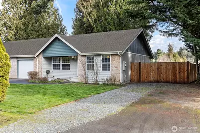 15207 15209 95th Avenue Ct E, Puyallup, WA 98375 - Photo 2