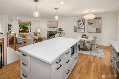 8704 NE 133rd Place, Kirkland, WA 98034 - Photo 4