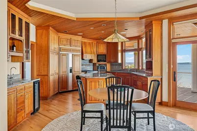 8204 East Side Drive NE, Tacoma, WA 98422 - Photo 8