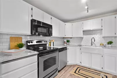 8720 Phinney Avenue #11, Seattle, WA 98103 - Photo 10