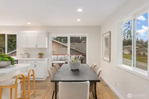 12103 SE 70th St, Newcastle, WA 98056 - Photo 12