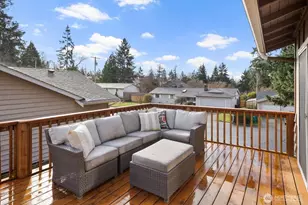 12103 SE 70th St, Newcastle, WA 98056 - Photo 14