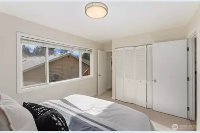 12103 SE 70th Street, Newcastle, WA 98056 - Photo 18