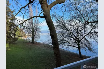 1810 43rd Avenue E #203, Seattle, WA 98112 - Photo 22