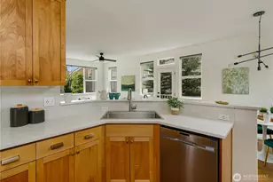 346 Wyatt Way NE, Bainbridge Island, WA 98110 - Photo 8