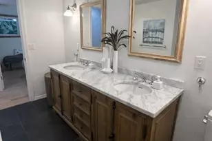 15405 NE 7th Pl, Bellevue, WA 98007 - Photo 28