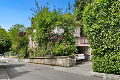 702 11th Avenue E, Seattle, WA 98102 - Photo 6