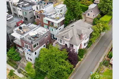 702 11th Avenue E, Seattle, WA 98102 - Photo 1