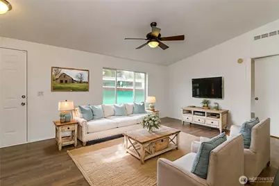 8318 38th Street E, Edgewood, WA 98371 - Photo 2