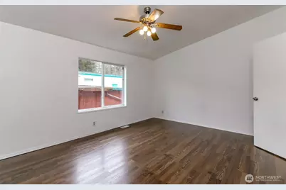 8318 38th Street E, Edgewood, WA 98371 - Photo 12