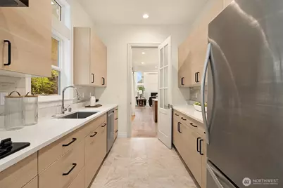 1024 91st Avenue NE, Bellevue, WA 98004 - Photo 16