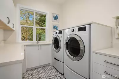 1024 91st Avenue NE, Bellevue, WA 98004 - Photo 36