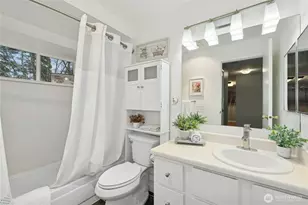 9904 NE 142nd Pl, Kirkland, WA 98034 - Photo 10