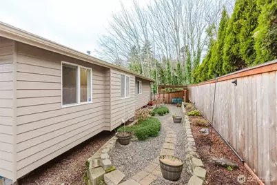 1404 Eastlake Drive, Bremerton, WA 98312 - Photo 36