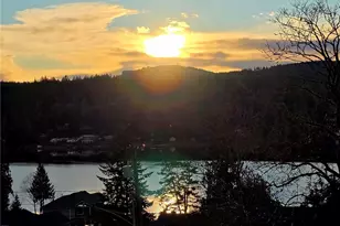 1404 Eastlake Dr, Bremerton, WA 98312 - Photo 1