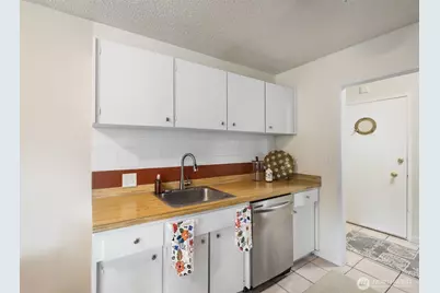 924 Shorewood Drive #B16, Bremerton, WA 98312 - Photo 6