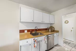 924 Shorewood Dr, Bremerton, WA 98312 - Photo 6