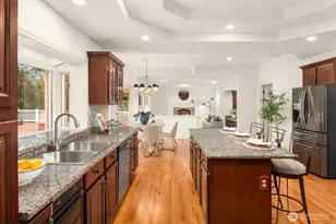 8550 NE 28th St, Hunts Point, WA 98004 - Photo 12