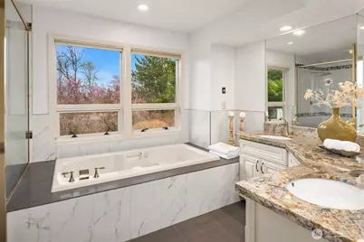 8550 NE 28th Street, Hunts Point, WA 98004 - Photo 22