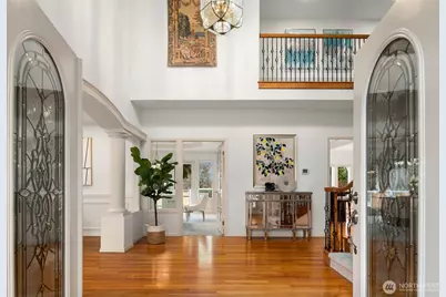 8550 NE 28th Street, Hunts Point, WA 98004 - Photo 2