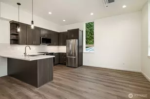 2006 120th Street NE, Seattle, WA 98125 - Photo 4