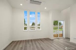 2006 120th Street NE, Seattle, WA 98125 - Photo 8