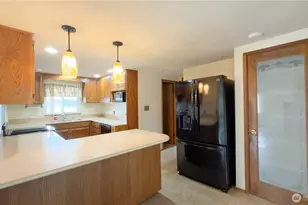 170 E Lakeland Dr, Allyn, WA 98524 - Photo 10