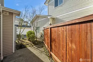 18953 108th Ln SE, Renton, WA 98055 - Photo 22