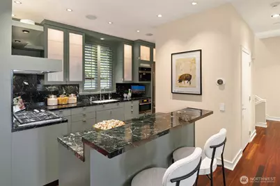 708 13th Avenue E, Seattle, WA 98102 - Photo 8