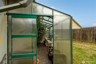 1607 25th St, Anacortes, WA 98221 - Photo 28