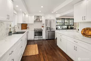 379 101st Ave SE, Bellevue, WA 98004 - Photo 8