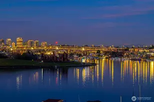 2420 8th Ave N, Seattle, WA 98109 - Photo 16