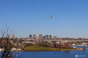 2420 8th Ave N, Seattle, WA 98109 - Photo 6