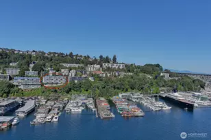 2420 8th Ave N, Seattle, WA 98109 - Photo 30