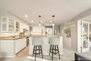 2420 8th Ave N, Seattle, WA 98109 - Photo 12